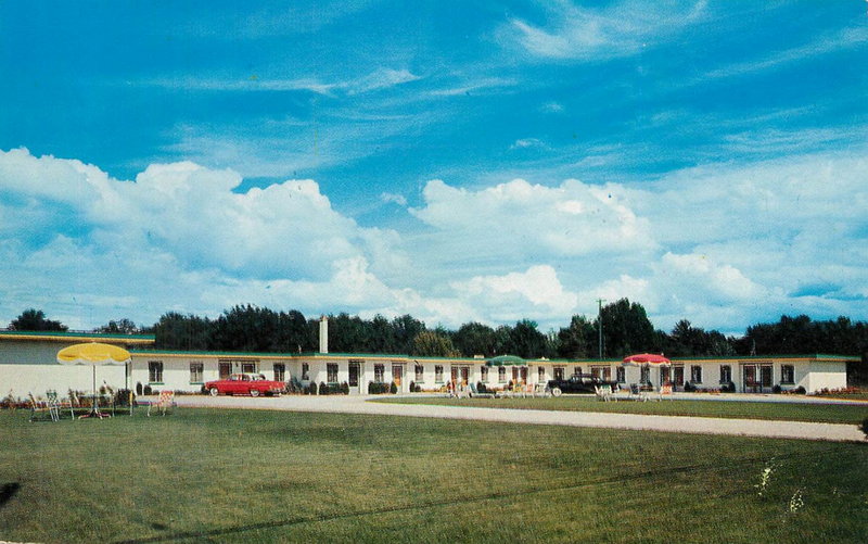 Alpine Motel (Longs Motel) - Vintage Postcad (newer photo)